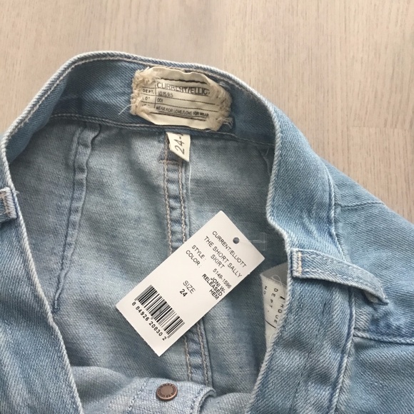 Current/Elliott "Short Sally" Basic Retro Denim Skirt in Light Wash Chambray - Picture 5 of 9